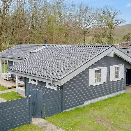 Sj215-bjert-binderup-strandpark-6